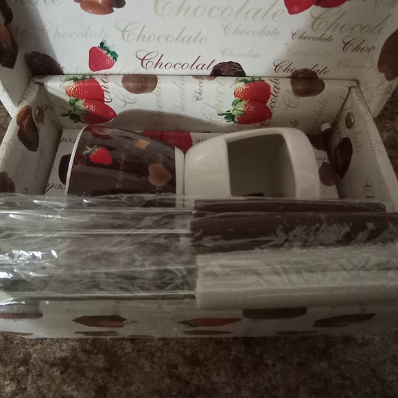 Small fondue set for Valentin's Day - Picture 2 of 3